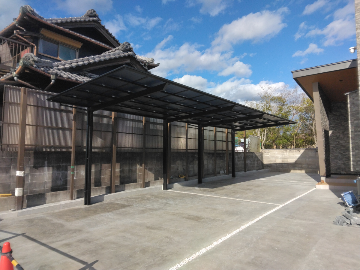 小島硝子の機能的な屋根材で愛車をしっかり守る。の施工後の写真2