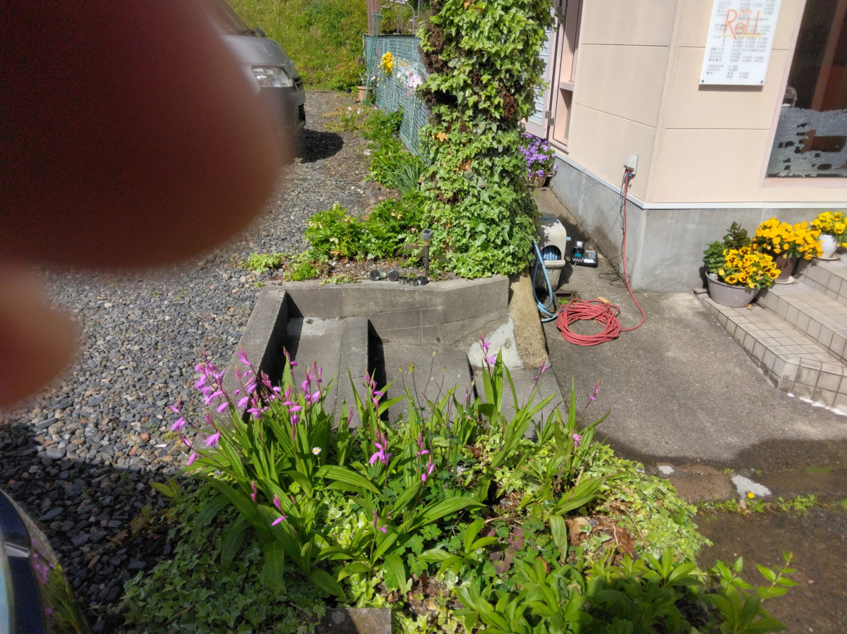 小島硝子の階段に手摺を設置して安全対策。の施工前の写真3