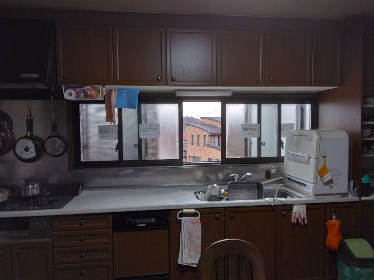 小島硝子の浴室、洗面所、ｷｯﾁﾝ、ﾄｲﾚ等、毎日使用する場所に内窓を設置。の施工後の写真1