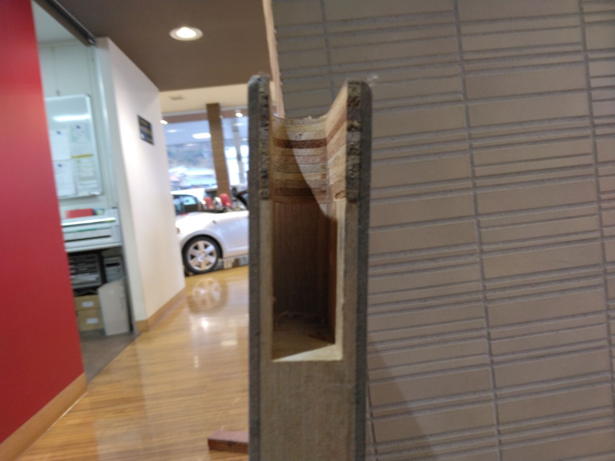 小島硝子のYKK室内引戸ﾗﾌｫﾚｽﾀの戸車を交換。の施工前の写真2