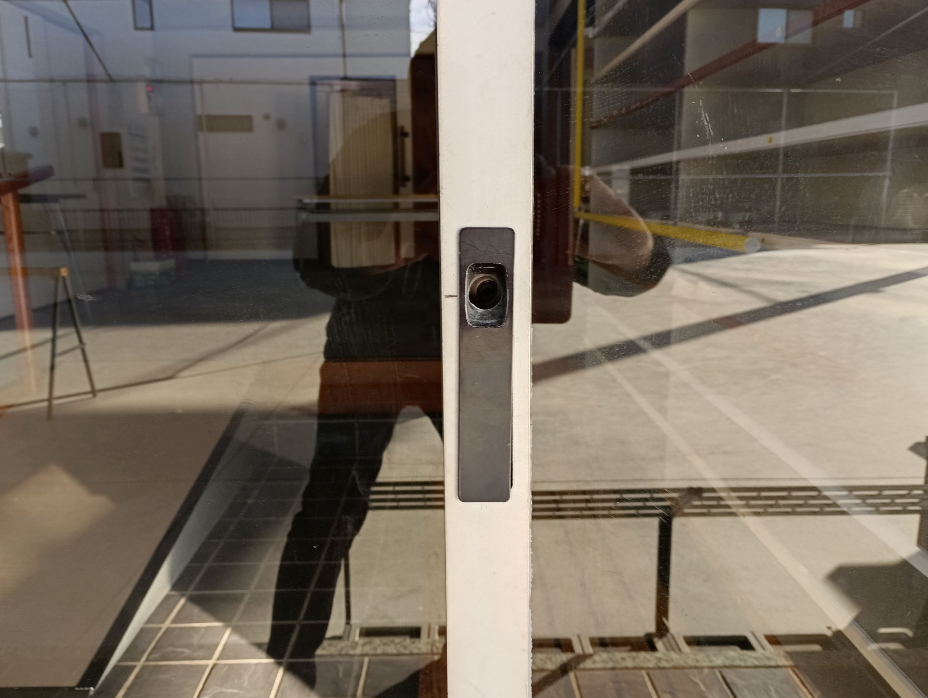 小島硝子の施錠がしずらい鍵を交換。の施工前の写真1