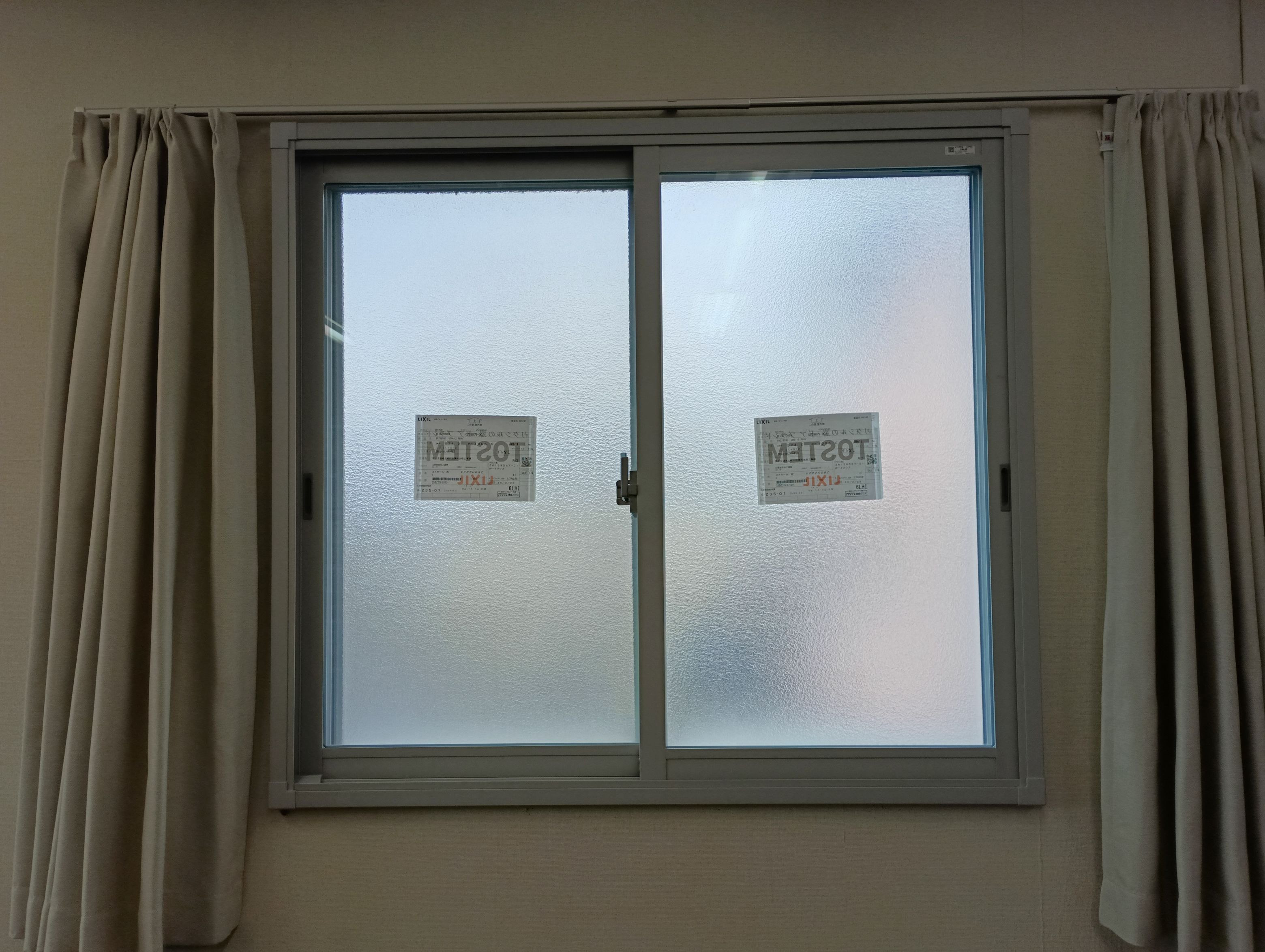 小島硝子の会議室に内窓を設置し快適な空間を確保。の施工後の写真2