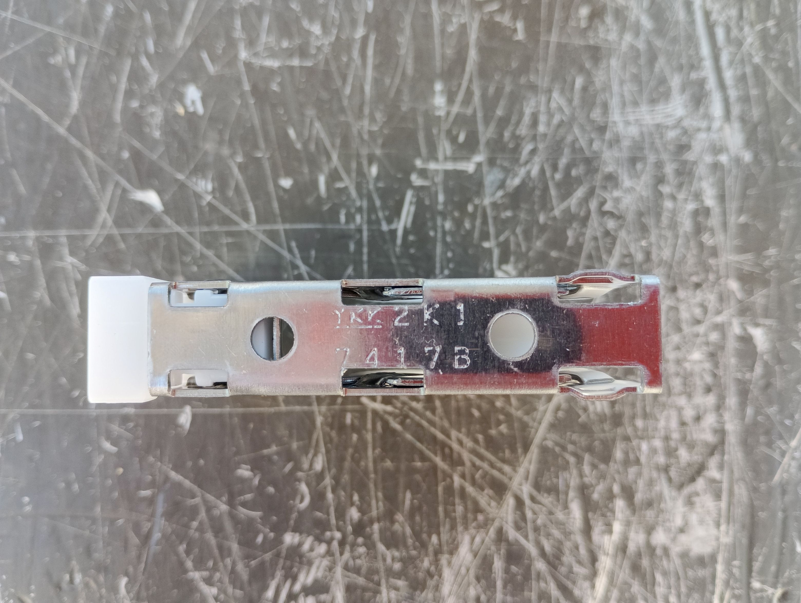 小島硝子の破損して動きが悪くなった戸車を交換。の施工後の写真3