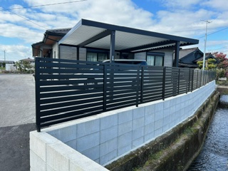 江﨑の【出水市】新築現場にフェンス取付の施工後の写真1