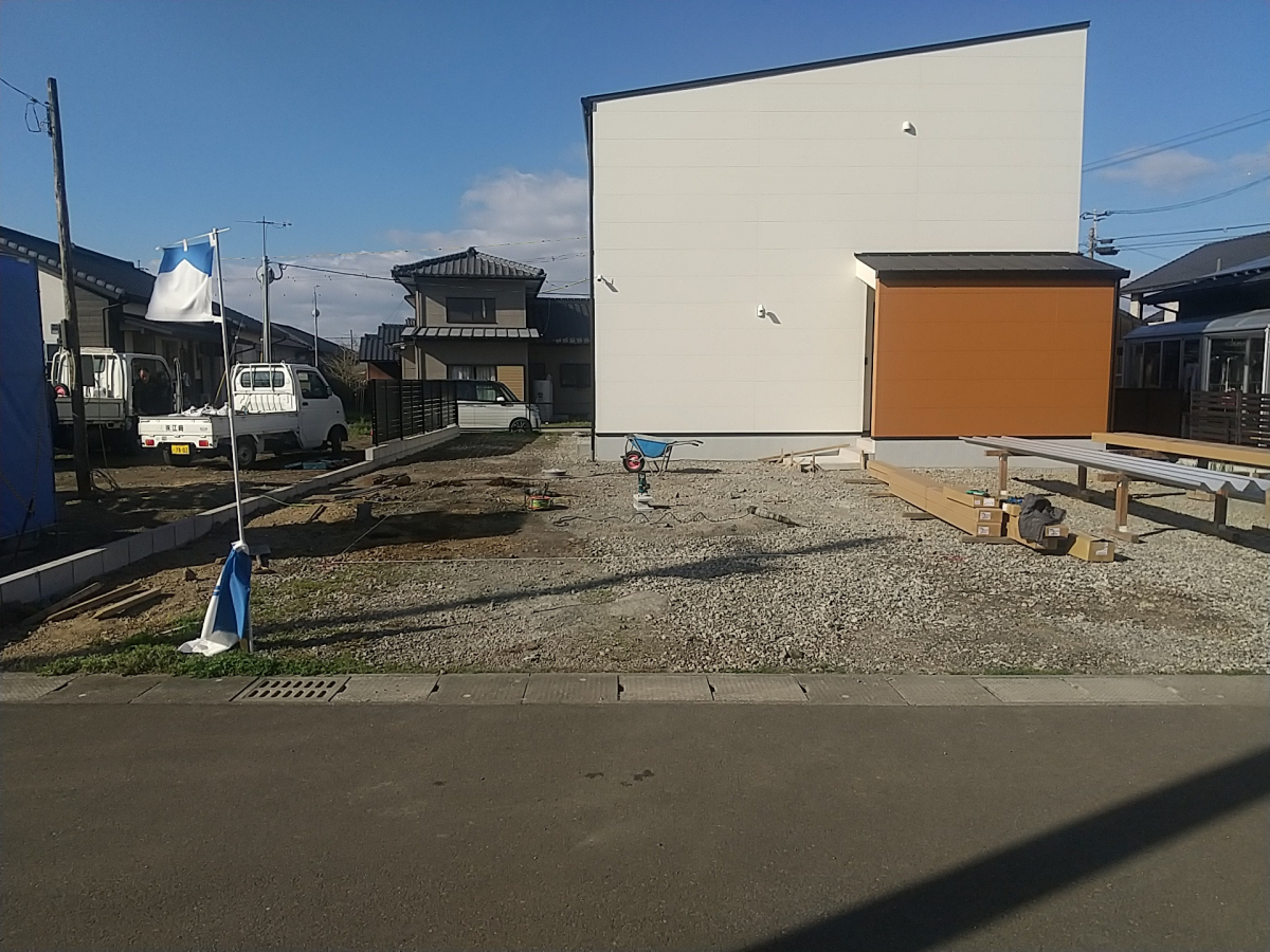 江﨑の【出水市】新築現場にカーポート取付の施工前の写真1