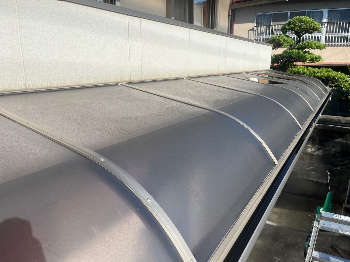 原田硝子店の日差し対策もデザインも◎ タキロン熱線遮断ポリカでスッキリ美しく!の施工前の写真1