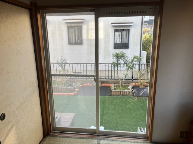 原田硝子店の断熱性能アップ！インプラス取り付けの施工前の写真1