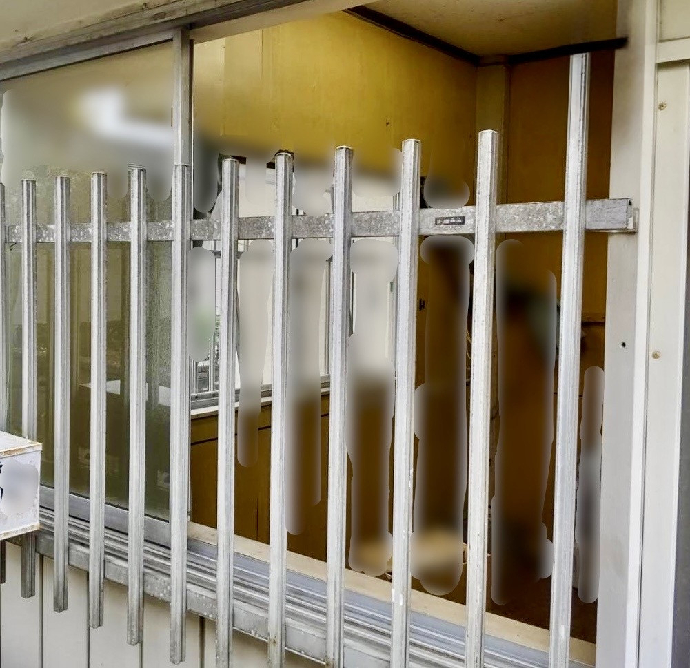 ヒガシデ坂戸の【川越市】窓枠そのまま！防犯ガラスに交換で年末に向けた防犯対策の施工前の写真1