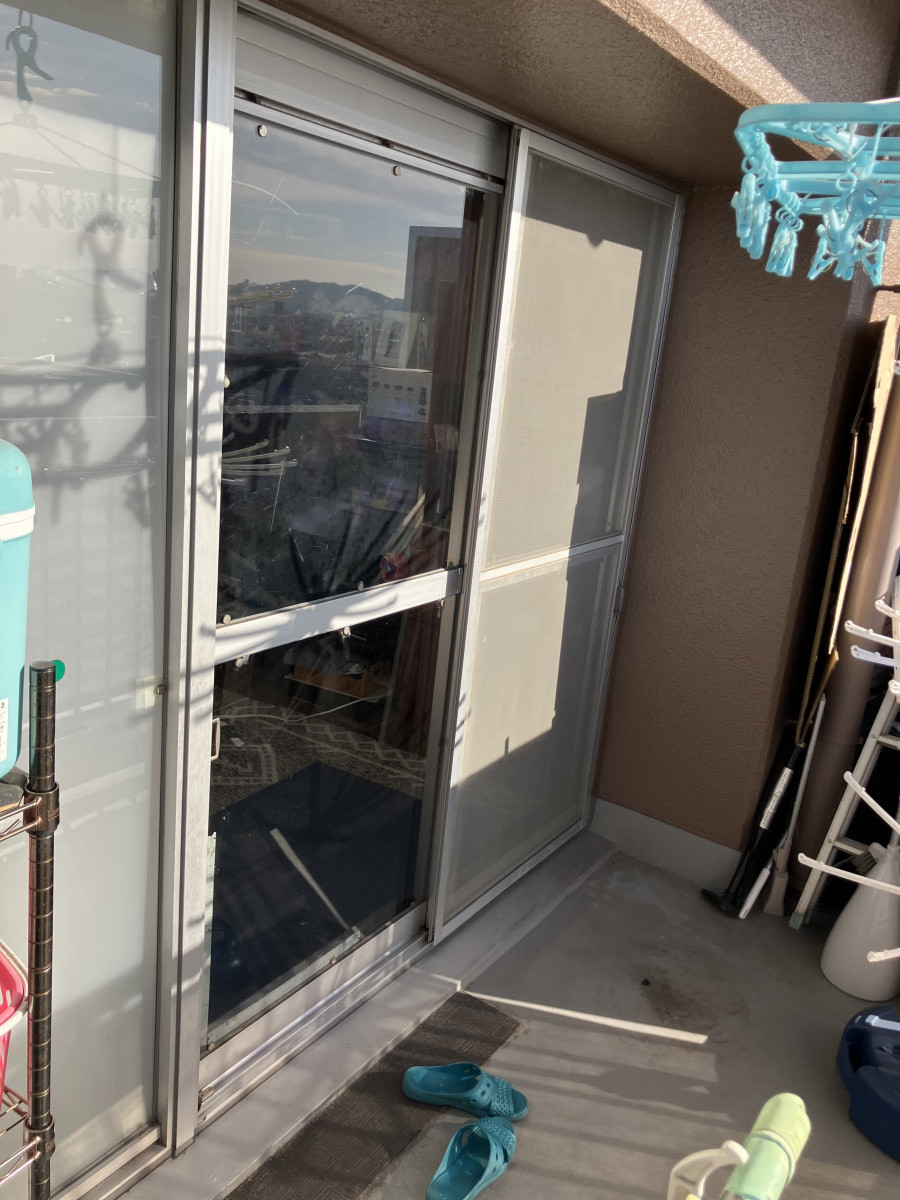 大平ガラスサッシ販売のマンション外窓交換の施工前の写真1