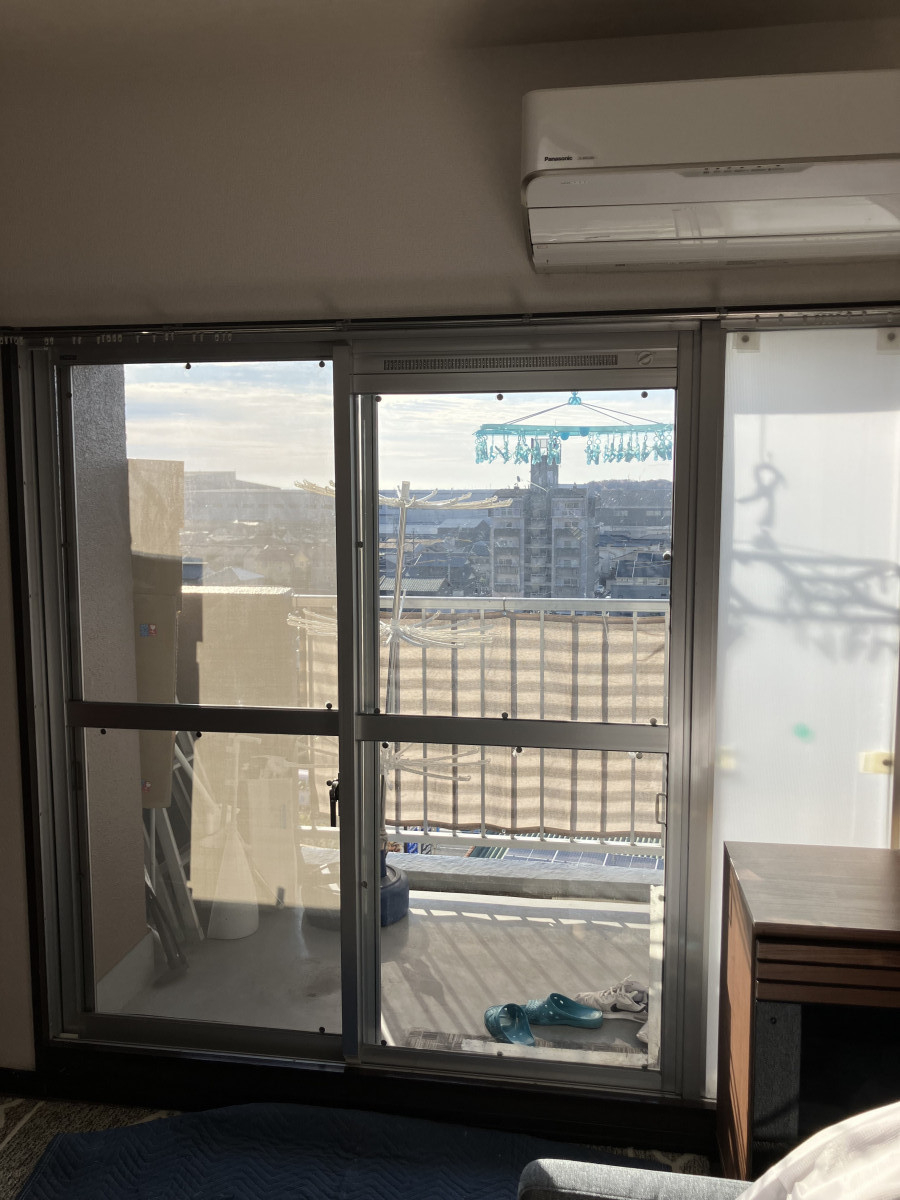 大平ガラスサッシ販売のマンション外窓交換の施工前の写真2