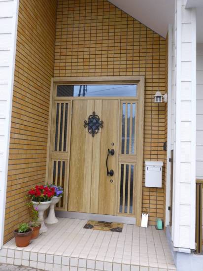 トカチトーヨー住器の玄関ドア入れ替え2施工事例写真1