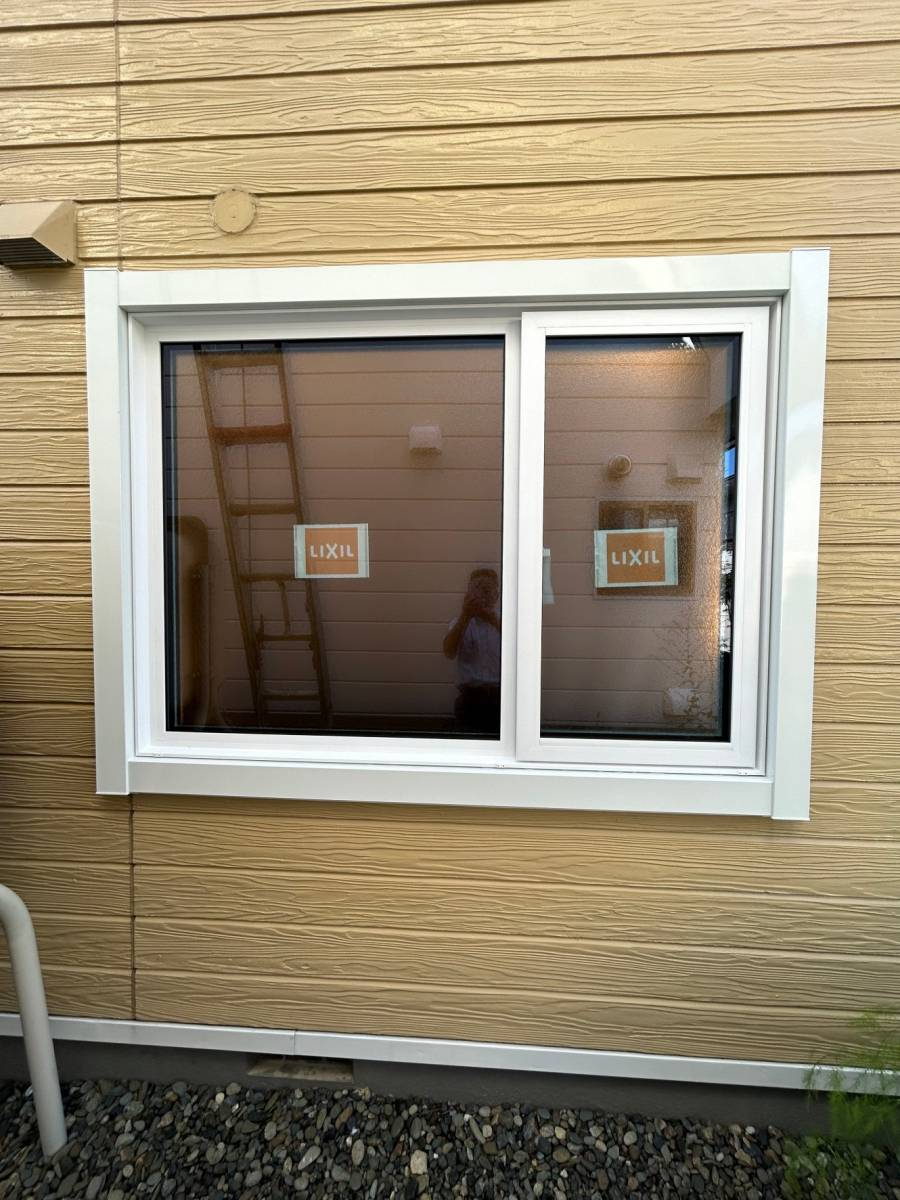トカチトーヨー住器のガラスがブロンズ色の外窓【帯広市】の施工後の写真2