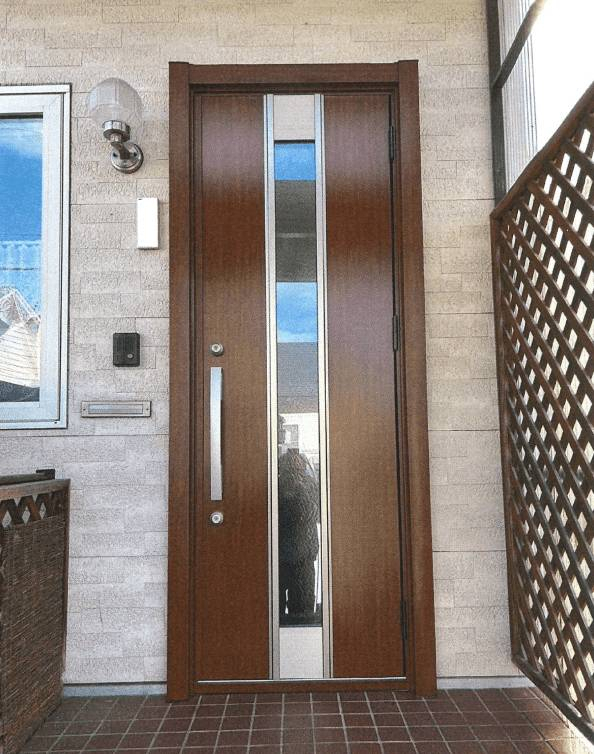 トカチトーヨー住器の断熱仕様の玄関ドア　リシェントへのリフォーム【帯広市】の施工後の写真1
