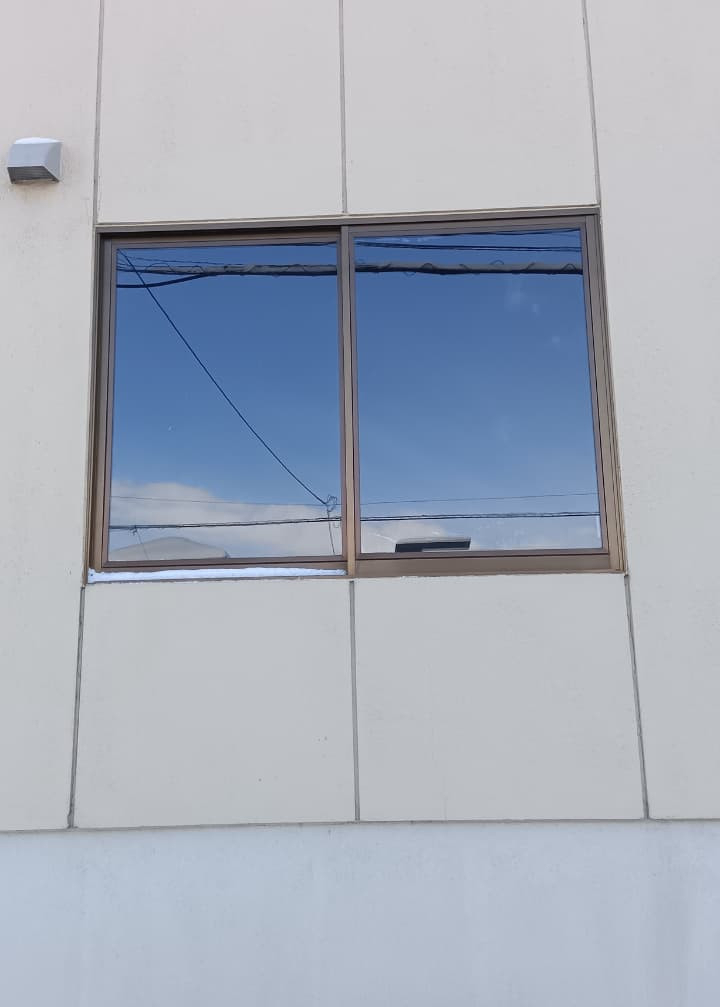 トカチトーヨー住器の窓リノベ事業の補助金を活用して外窓のリフォーム【帯広市】の施工前の写真1