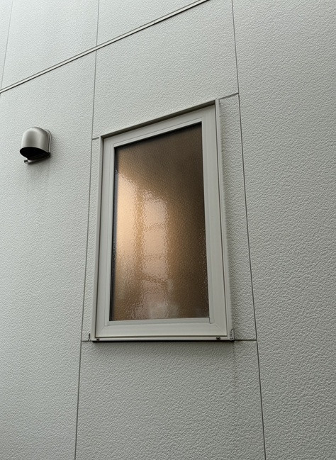 トカチトーヨー住器の【補助金活用】断熱性とプライバシーを両立した、安心な窓へ【外窓交換】の施工前の写真1