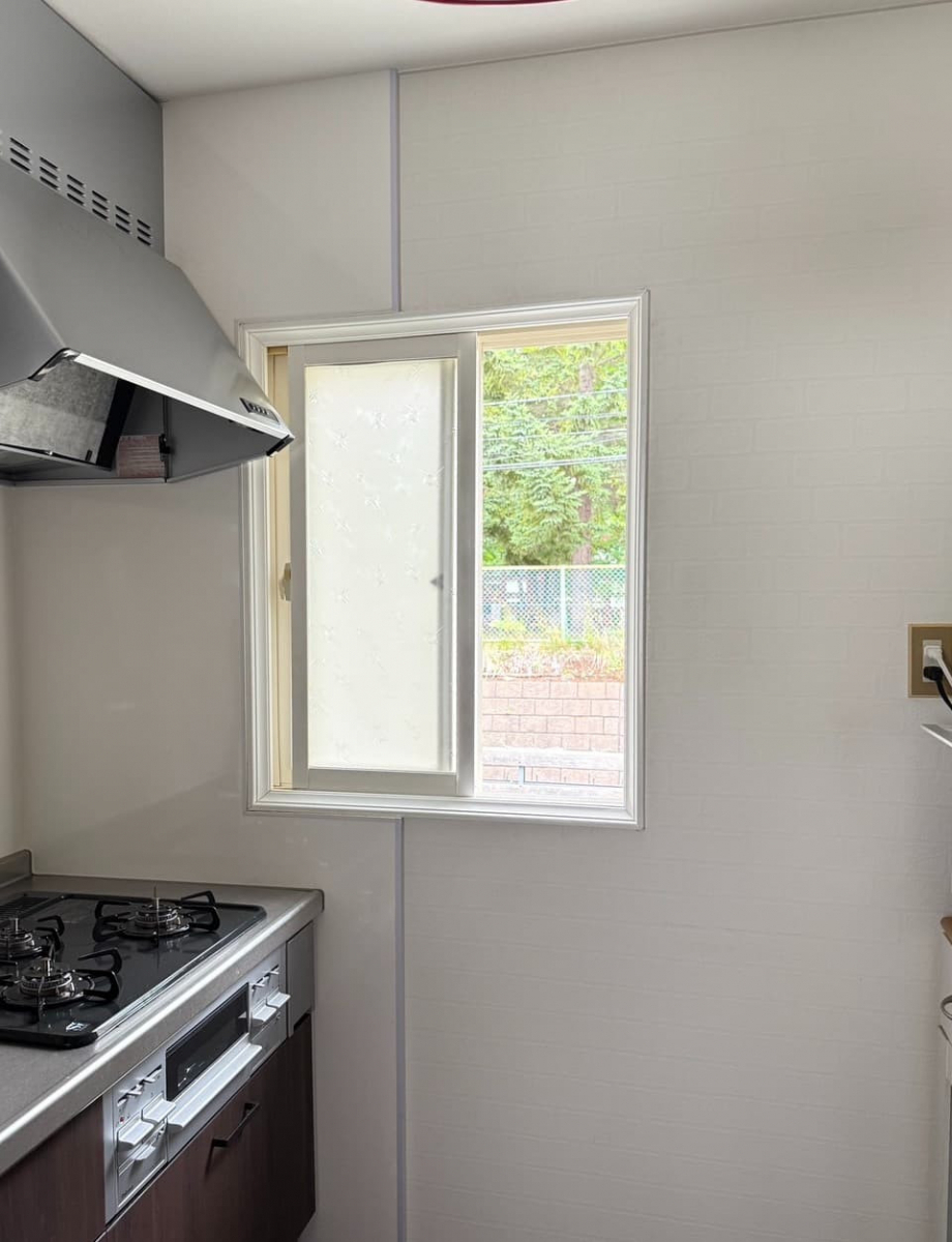 トカチトーヨー住器の【外窓】寒さを気にせず、心地よく過ごせる台所へ【リフォーム】の施工前の写真2