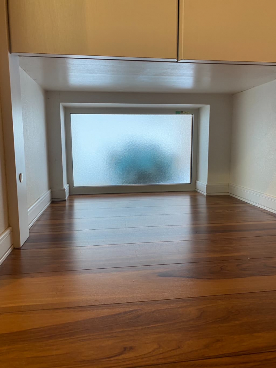 トカチトーヨー住器の【補助金活用】室外の騒音・室内からの音漏れを抑える内窓《インプラス》の施工前の写真2