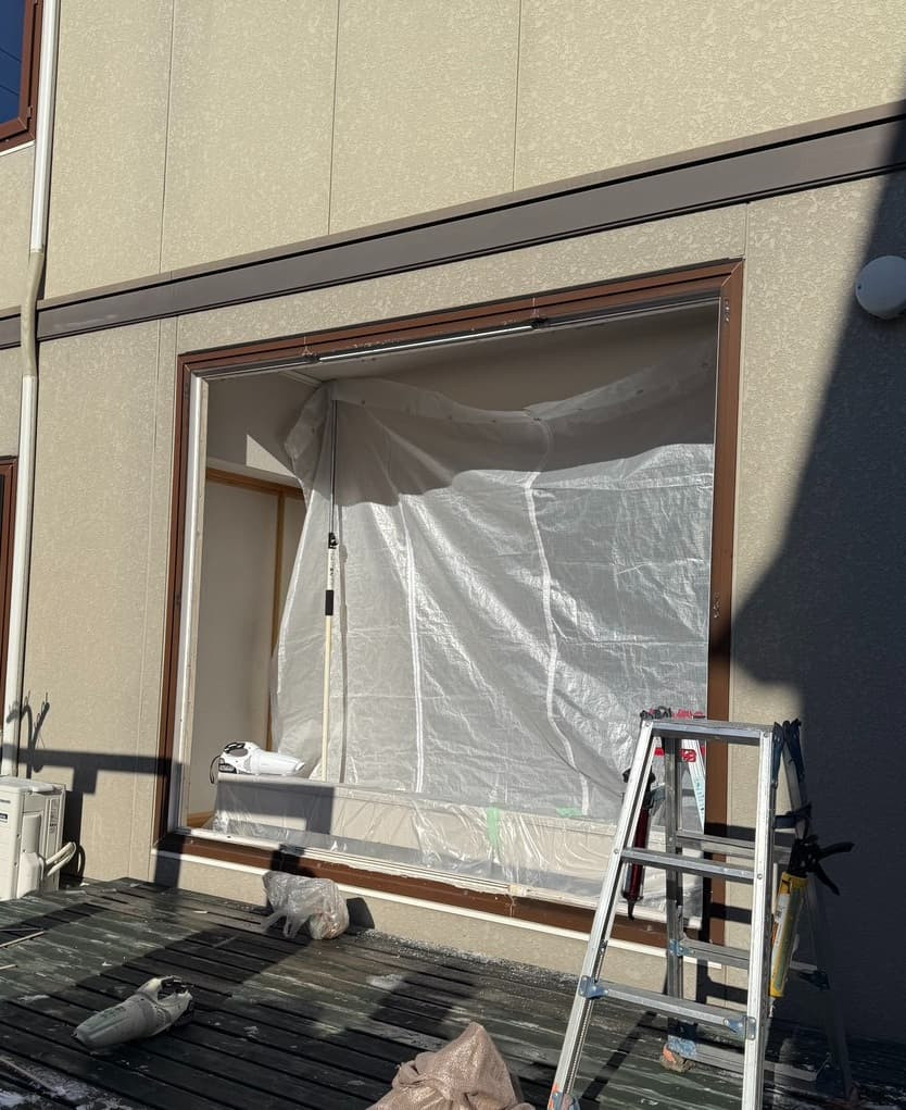 トカチトーヨー住器の【補助金活用】壊れた窓を快適・安心の樹脂窓へ交換【音更町】の施工前の写真2