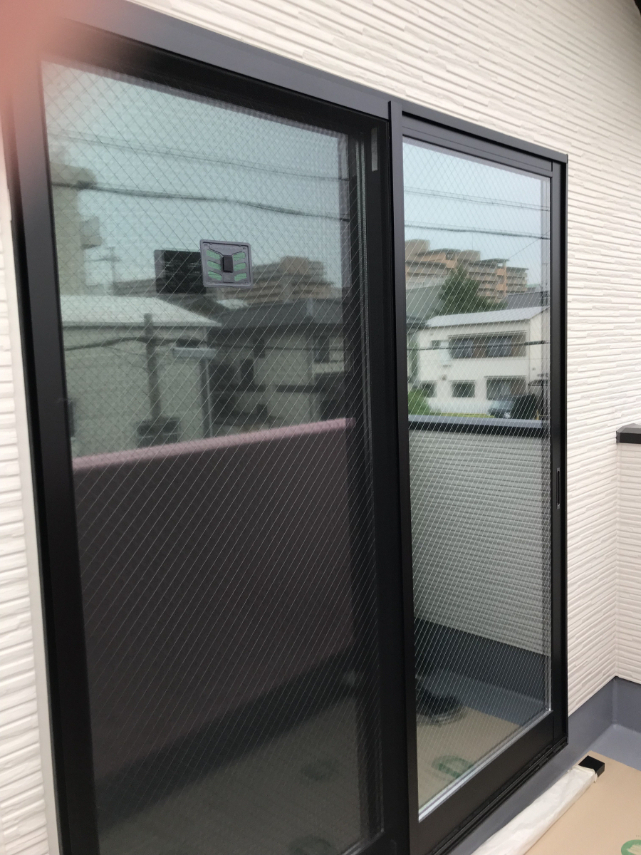 アイユーのシャッターを取付たいの施工前の写真1