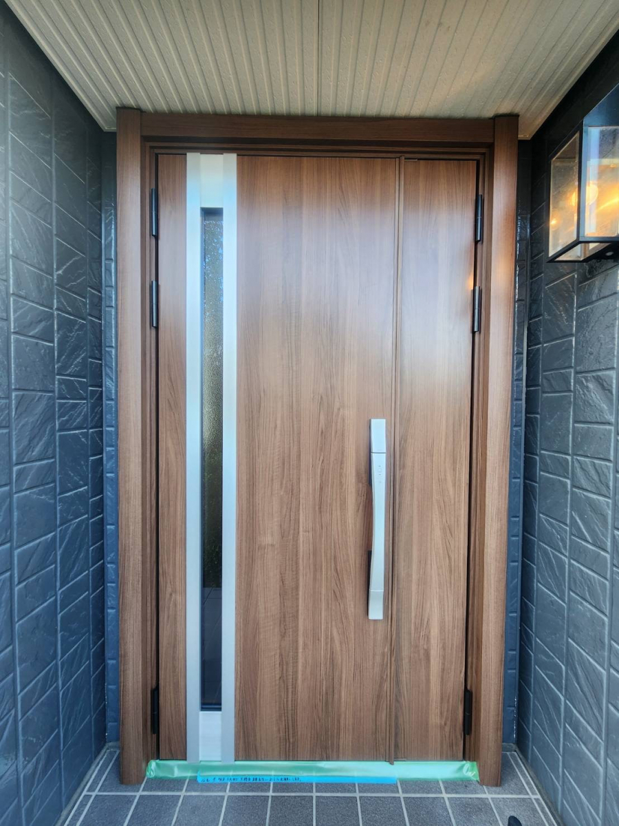 エステック 豊田店の玄関ドア取替、リフォーム工事の施工後の写真1