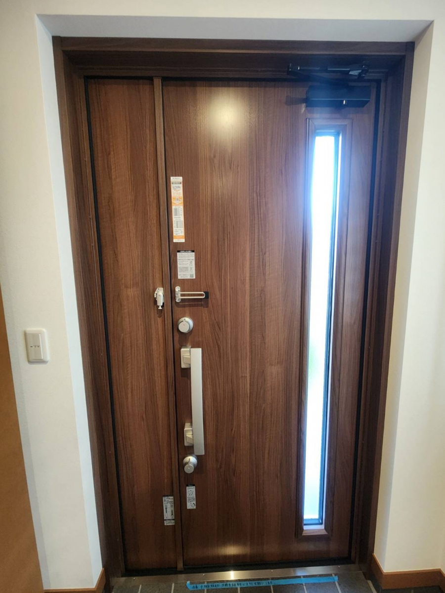 エステック 豊田店の玄関ドア取替、リフォーム工事の施工後の写真2