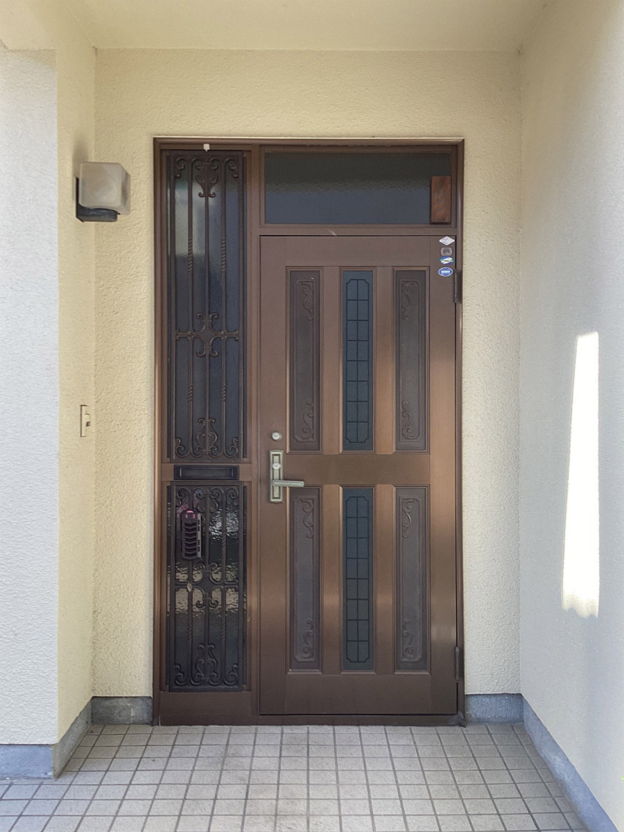 三次トーヨー住器の三次市 | S様邸 | 玄関ドアリフォーム リシェント3の施工前の写真1