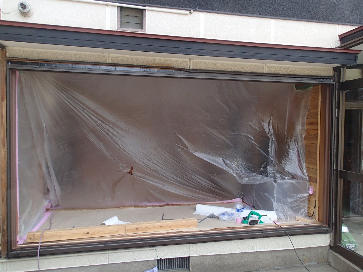 クリマの外窓交換～はつり工法～の施工前の写真2