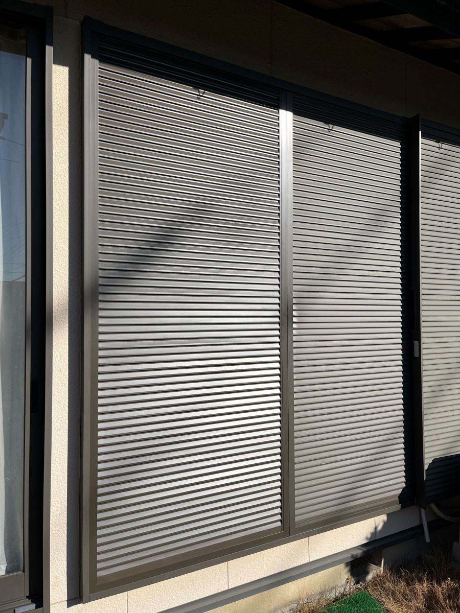 窓お助け隊ホリカワの【名古屋市守山区】雨戸中桟が壊れ出し入れ困難に。雨戸本体の取替。の施工後の写真2