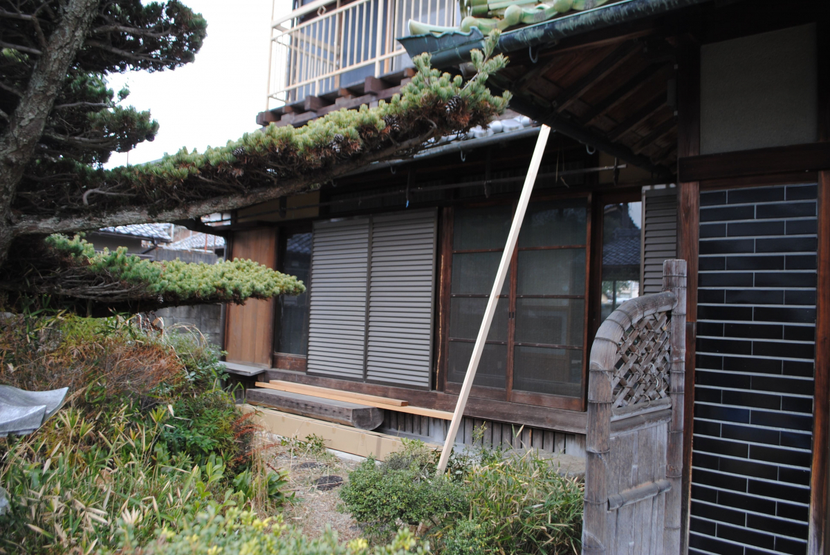 京都サッシセンターのリフォーム雨戸工事の施工前の写真1