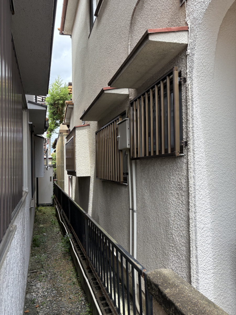 京都サッシセンターの防犯対策に面格子取付の施工後の写真1