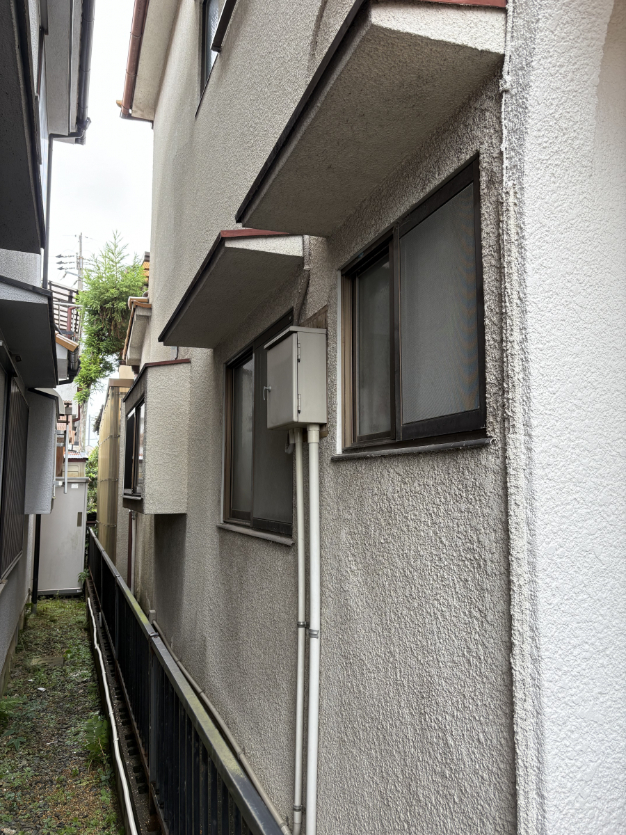 京都サッシセンターの防犯対策に面格子取付の施工前の写真1
