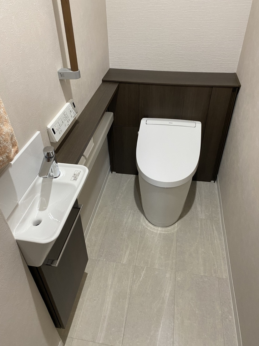 ヤスオ疊店の玄関新調の後は…補助金でお得にトイレ交換！の施工後の写真1