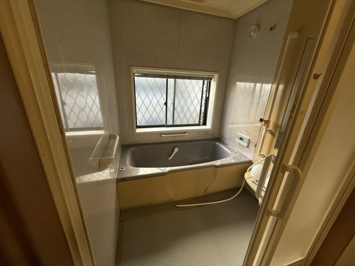 ヤスオ疊店の【介護保険利用】お年寄りにやさしいシステムバスへ安心リフォームの施工前の写真1