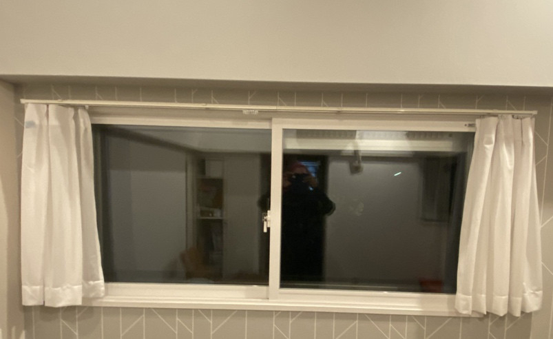 ヤスオ疊店の色選びから開き方までこだわった内窓リフォーム事例の施工後の写真1