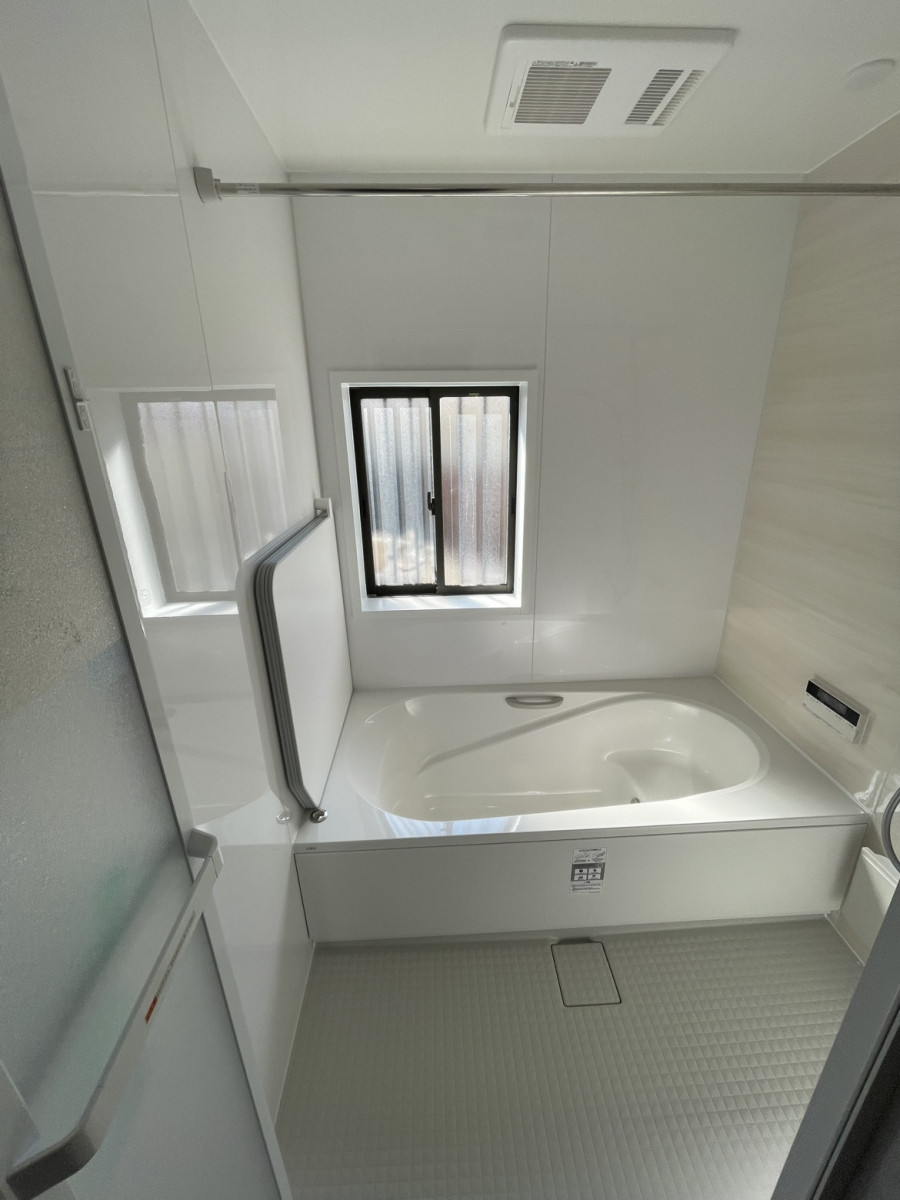 ヤスオ疊店の内窓＋システムバス交換で快適性アップ！LIXILリデア施工事例✨の施工後の写真1