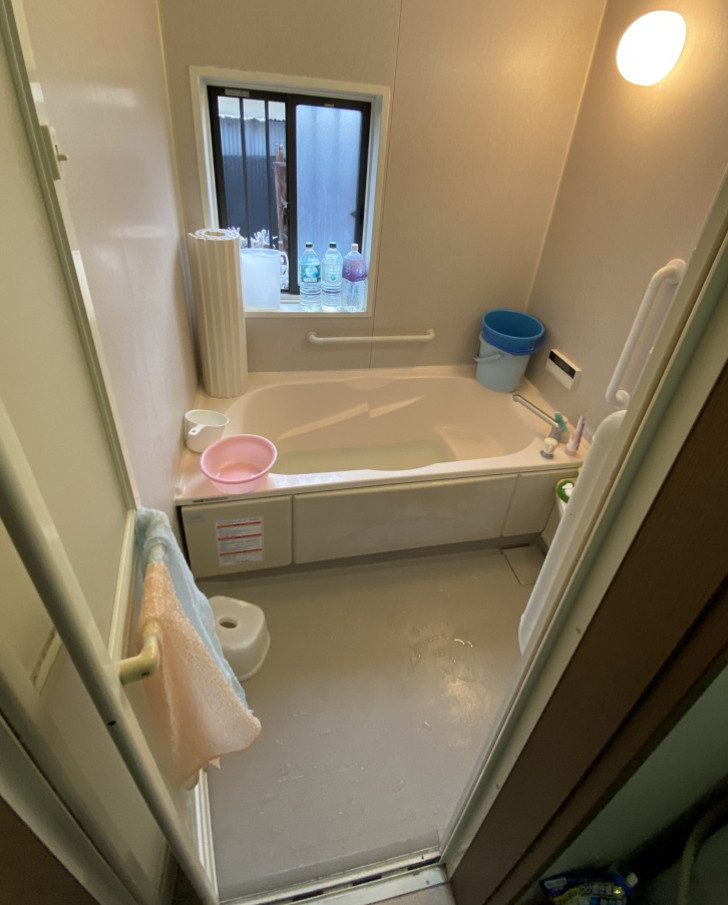 ヤスオ疊店の内窓＋システムバス交換で快適性アップ！LIXILリデア施工事例✨の施工前の写真1