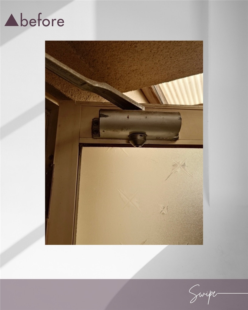 臼津トーヨーのドアクローザー取替の施工前の写真1