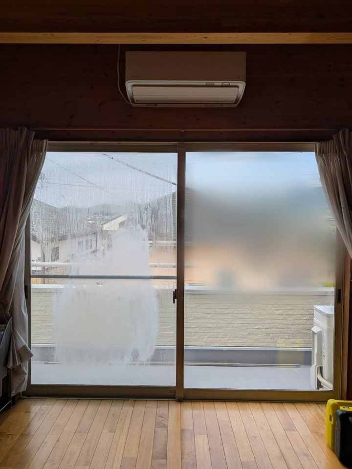 井山サッシ工業の【平塚市】内部結露...ペアガラス交換 第一期工事の施工前の写真1