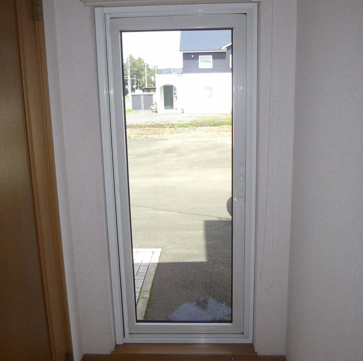 住まいの工事屋さんの開き窓タイプの内窓です。の施工前の写真1