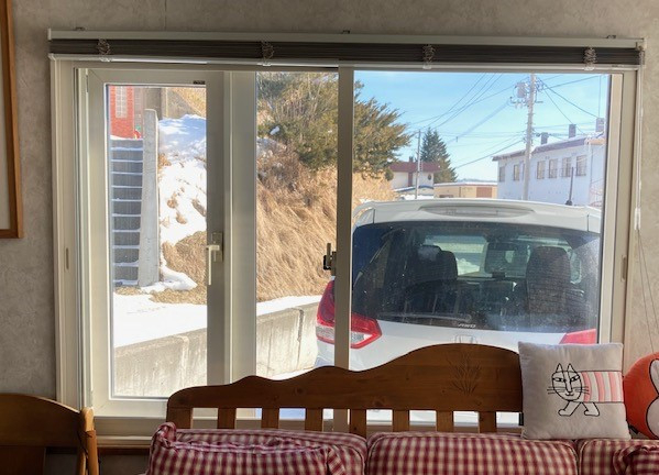 住まいの工事屋さんの居間内窓サッシ取付しました。の施工後の写真2