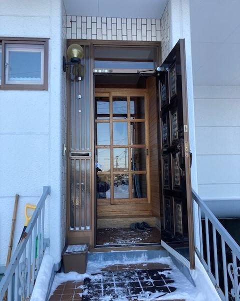 住まいの工事屋さんの玄関ドア交換しましたの施工前の写真1