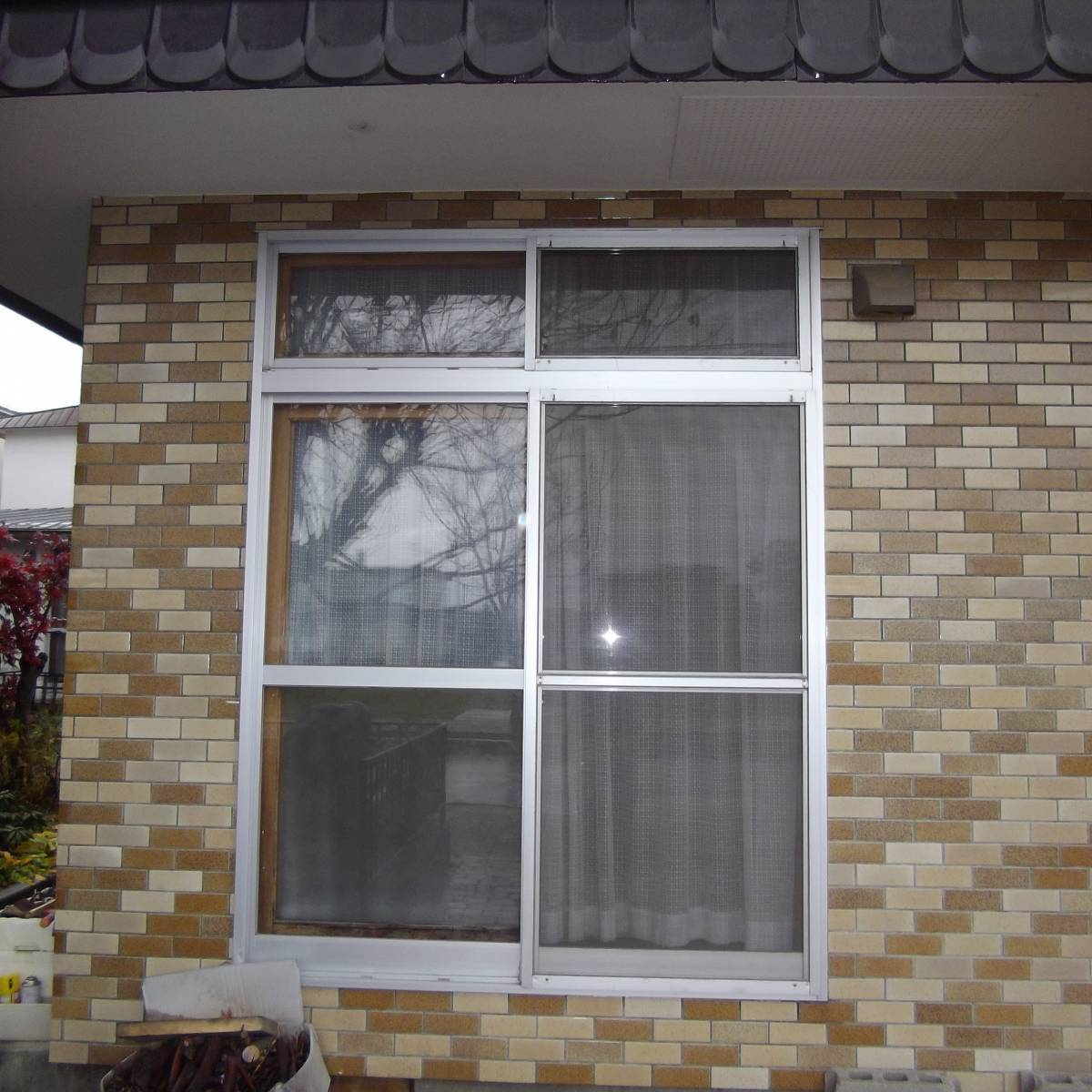 住まいの工事屋さんの窓を取り換えました。の施工前の写真2