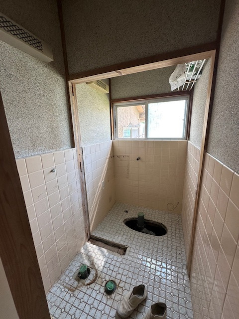 ユーライフのトイレ改修工事の施工前の写真2