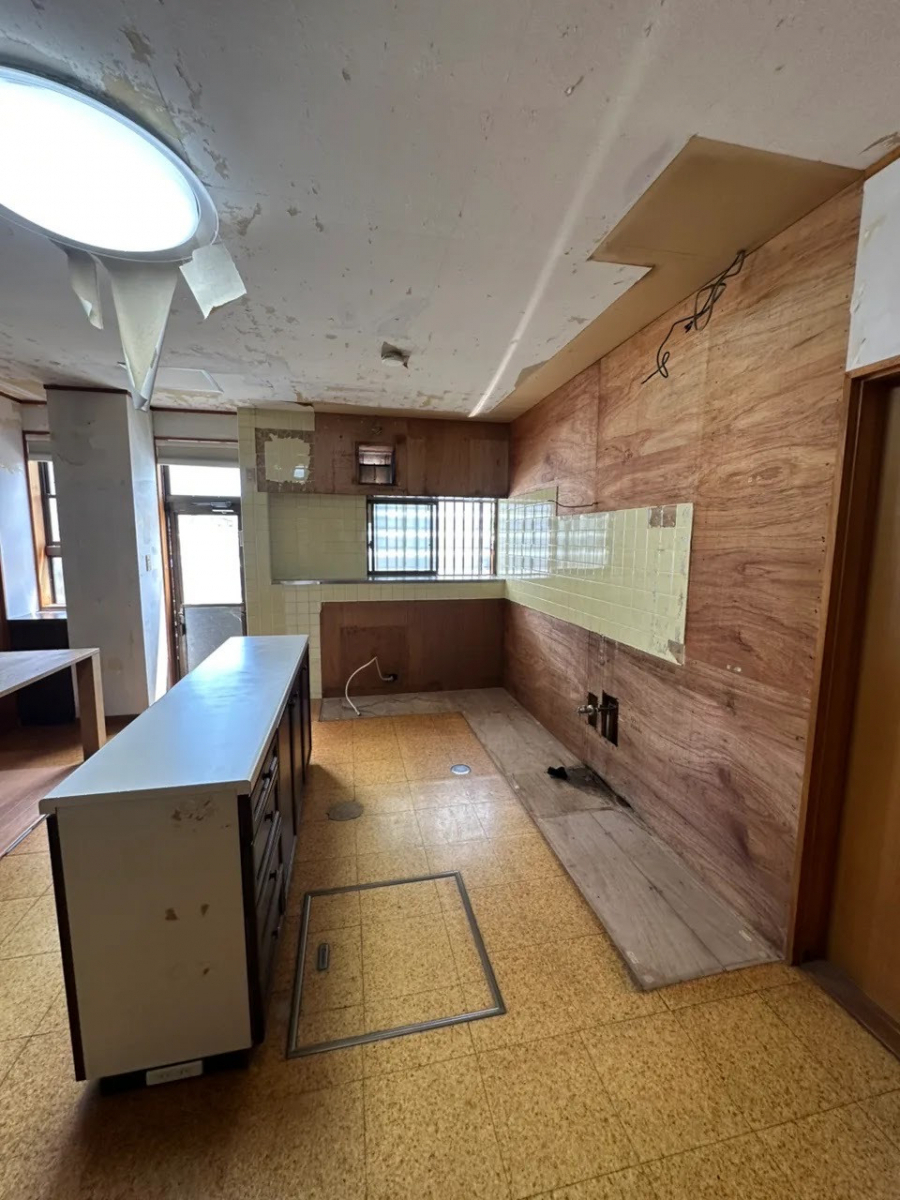 ユーライフのｷｯﾁﾝ改修工事の施工前の写真1