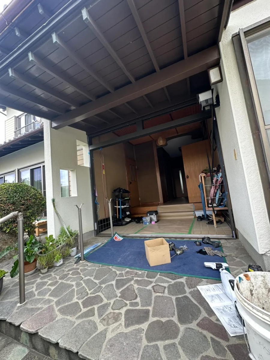 ユーライフの1日玄関リフォームの施工前の写真2