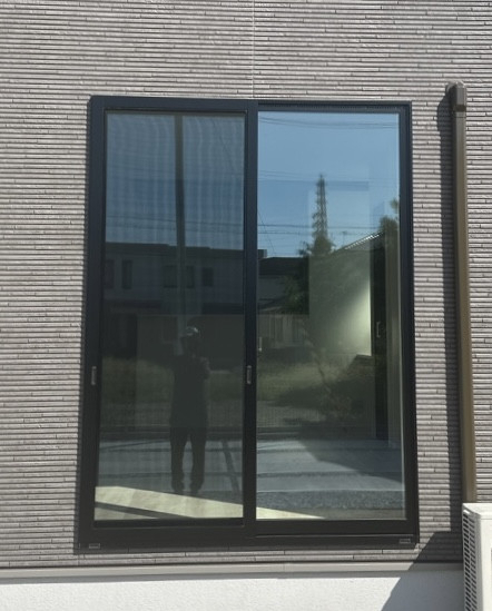 ユーライフのお家を建てた後でも設置可能なリフォーム電動シャッター‼の施工前の写真1