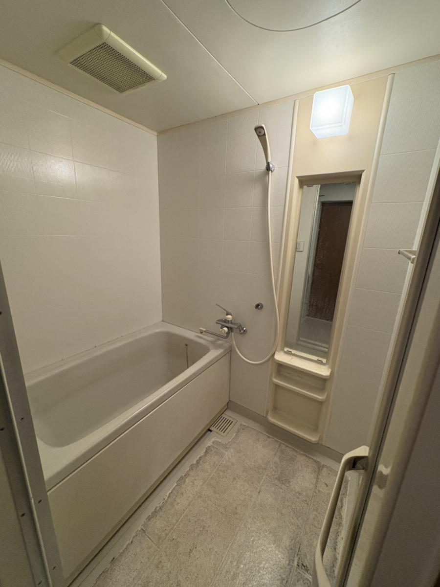 ユーライフの毎日のお風呂を癒しとくつろぎの空間にの施工前の写真1