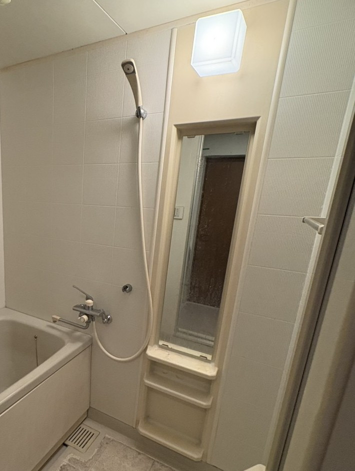 ユーライフの毎日のお風呂を癒しとくつろぎの空間にの施工前の写真3