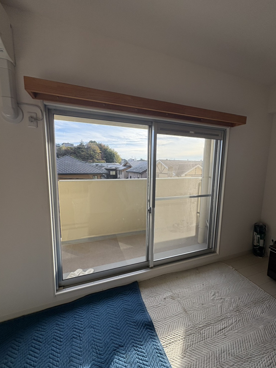 ユーライフの内窓リフォームで外からの冷気をシャットアウト‼寒い冬も快適にの施工前の写真1