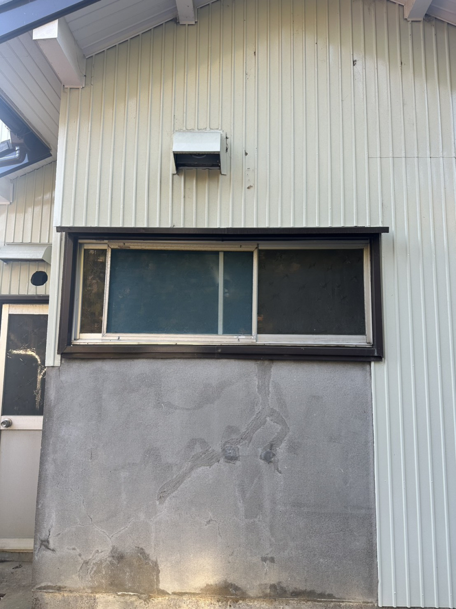 ユーライフのかんたん窓交換で暑さ寒さのお悩み解消！の施工前の写真1